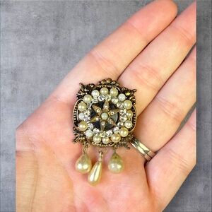 187. Victorian-Style Bronze‎ Brooch Faux Pearls & Rhinestones Vintage